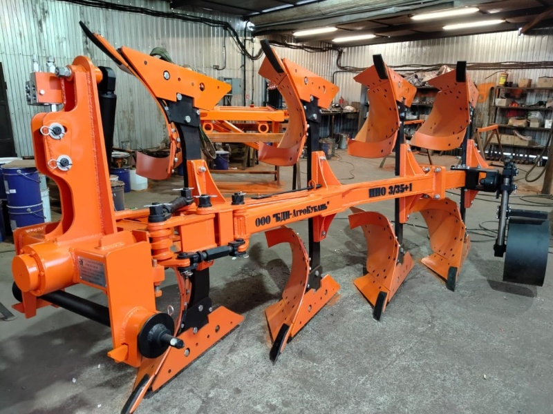 Плуг навесной оборотный 3/35+1 купить в Саратове – «БДН-АгроКубань»