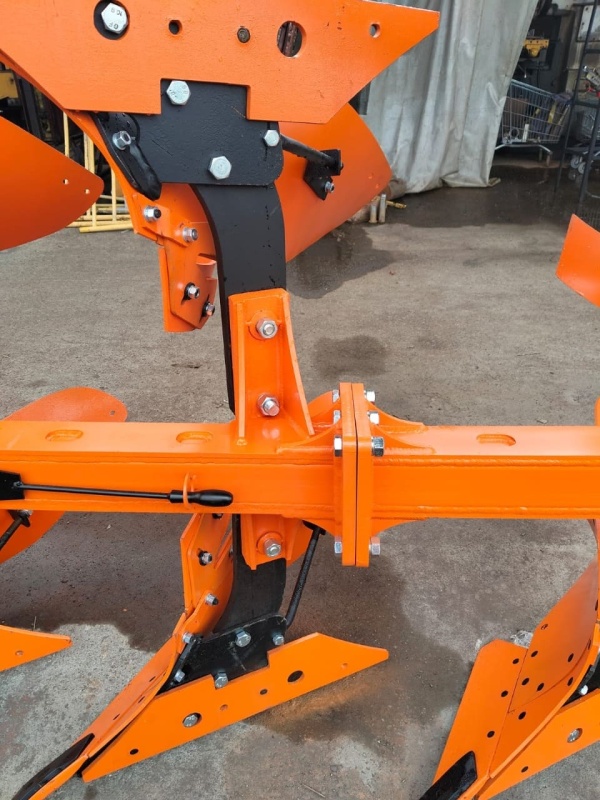 Плуг навесной оборотный 3/35+1 купить в Саратове – «БДН-АгроКубань», 7