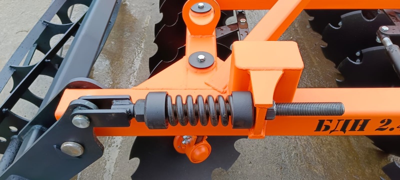 Борона дисковая навесная БДН 2,4х2Н с амортизаторами катка, 14 рабочих органов купить в Саратове – «БДН-АгроКубань», 6