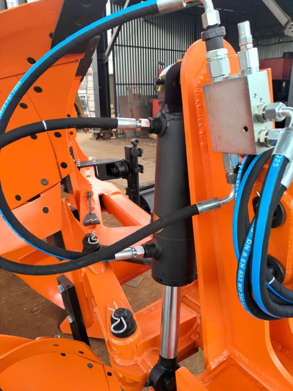 Плуг навесной оборотный 3/35 купить в Саратове – «БДН-АгроКубань», 3