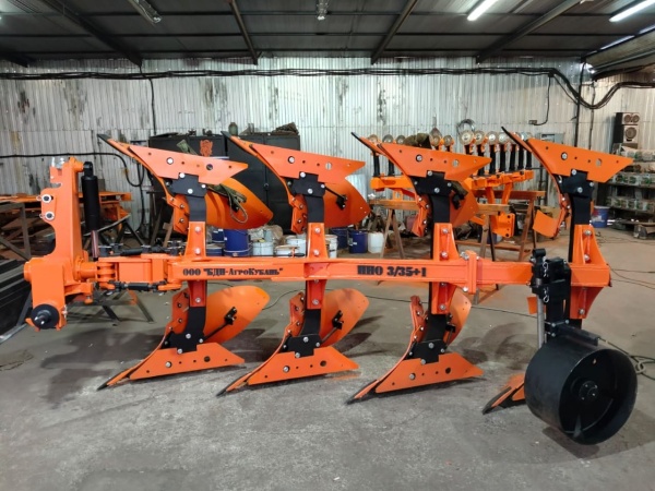 Плуг навесной оборотный 3/35+1 купить в Саратове – «БДН-АгроКубань», 2