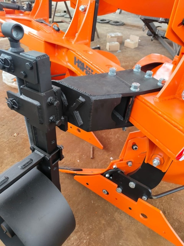 Плуг навесной оборотный 3/35 купить в Саратове – «БДН-АгроКубань», 5