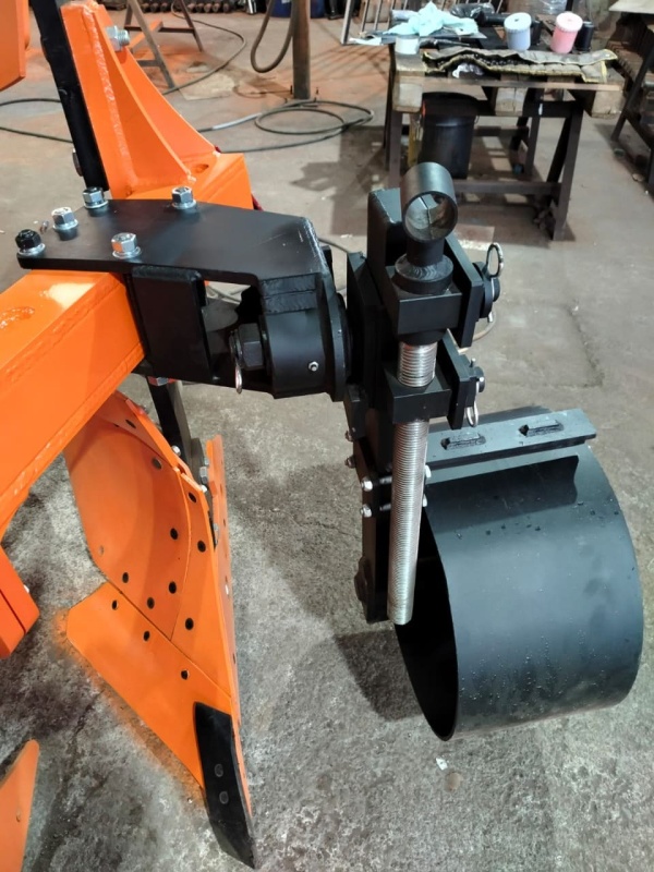 Плуг навесной оборотный 3/35+1 купить в Саратове – «БДН-АгроКубань», 4