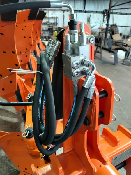 Плуг навесной оборотный 3/35+1 купить в Саратове – «БДН-АгроКубань», 3