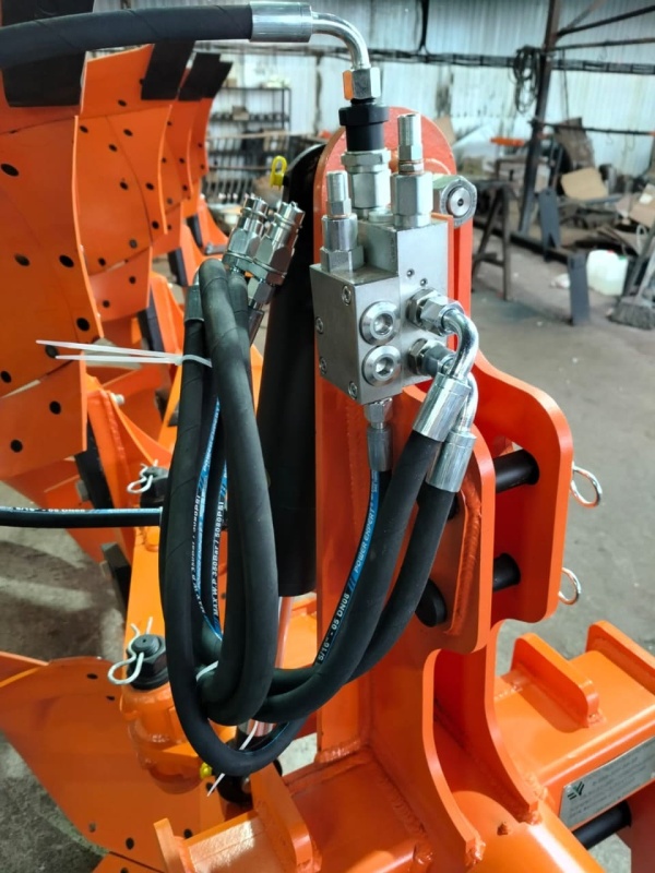 Плуг навесной оборотный 3/35+1 купить в Саратове – «БДН-АгроКубань», 3